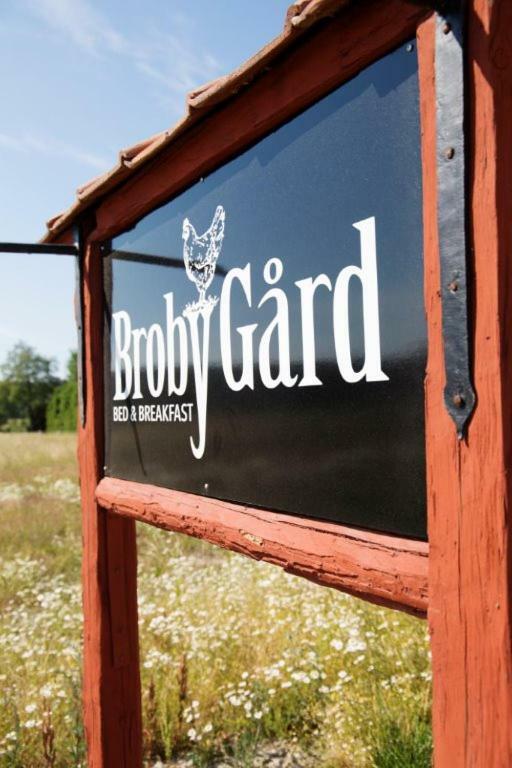 Broby Bed & Breakfast Nyköping Extérieur photo